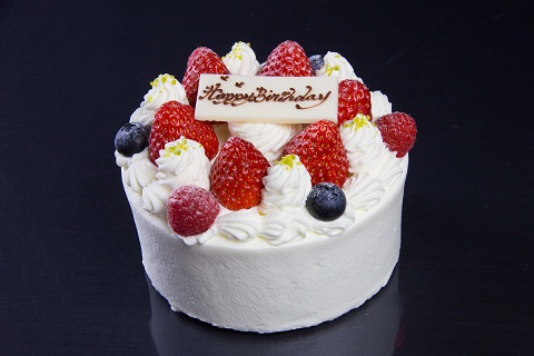 生クリームホールケーキ